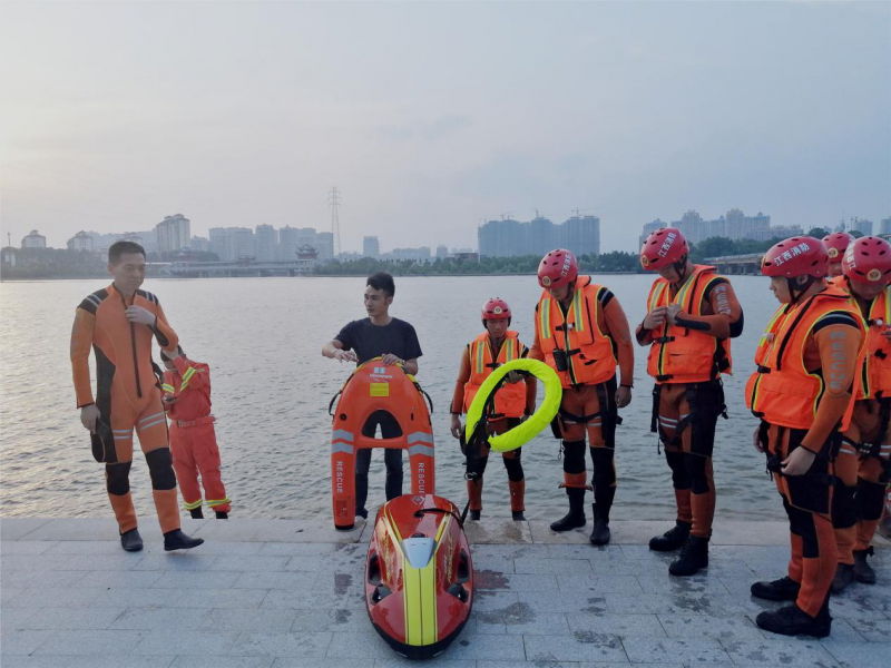 水上搜救機器人測試